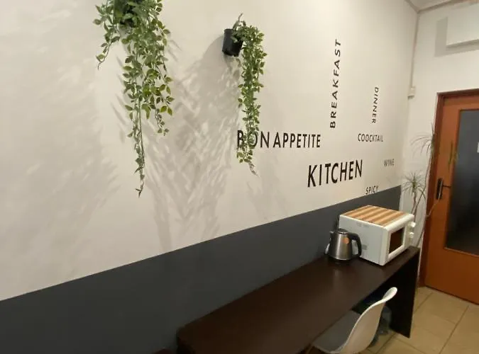 Lounge Capsule بيت شباب إلفيف