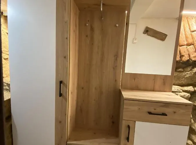 بيت شباب Lounge Capsule