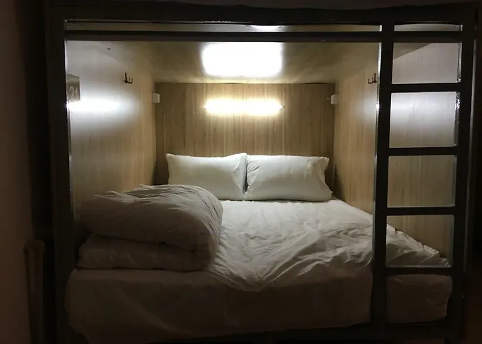 بيت شباب Lounge Capsule إلفيف