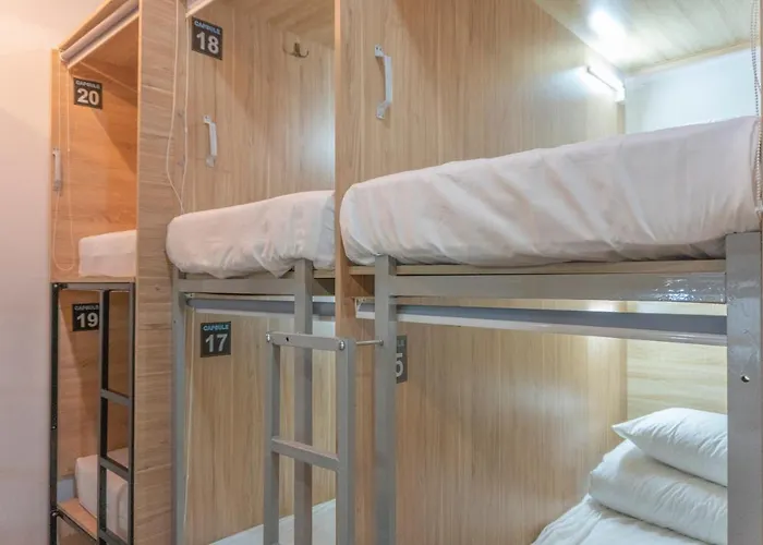 Хостел Lounge Capsule *